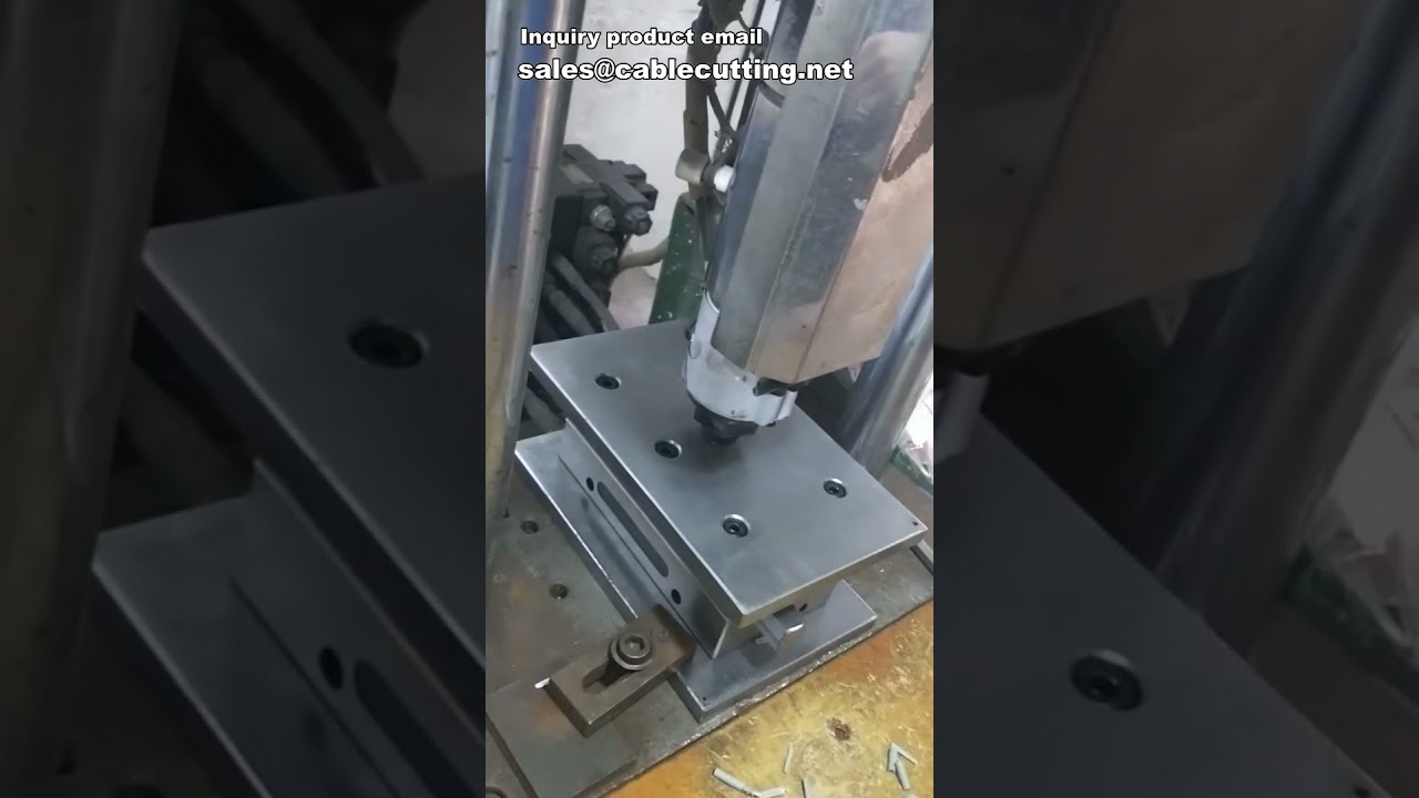USB线缆插头注塑模具 | 定制连接器注塑成型方案